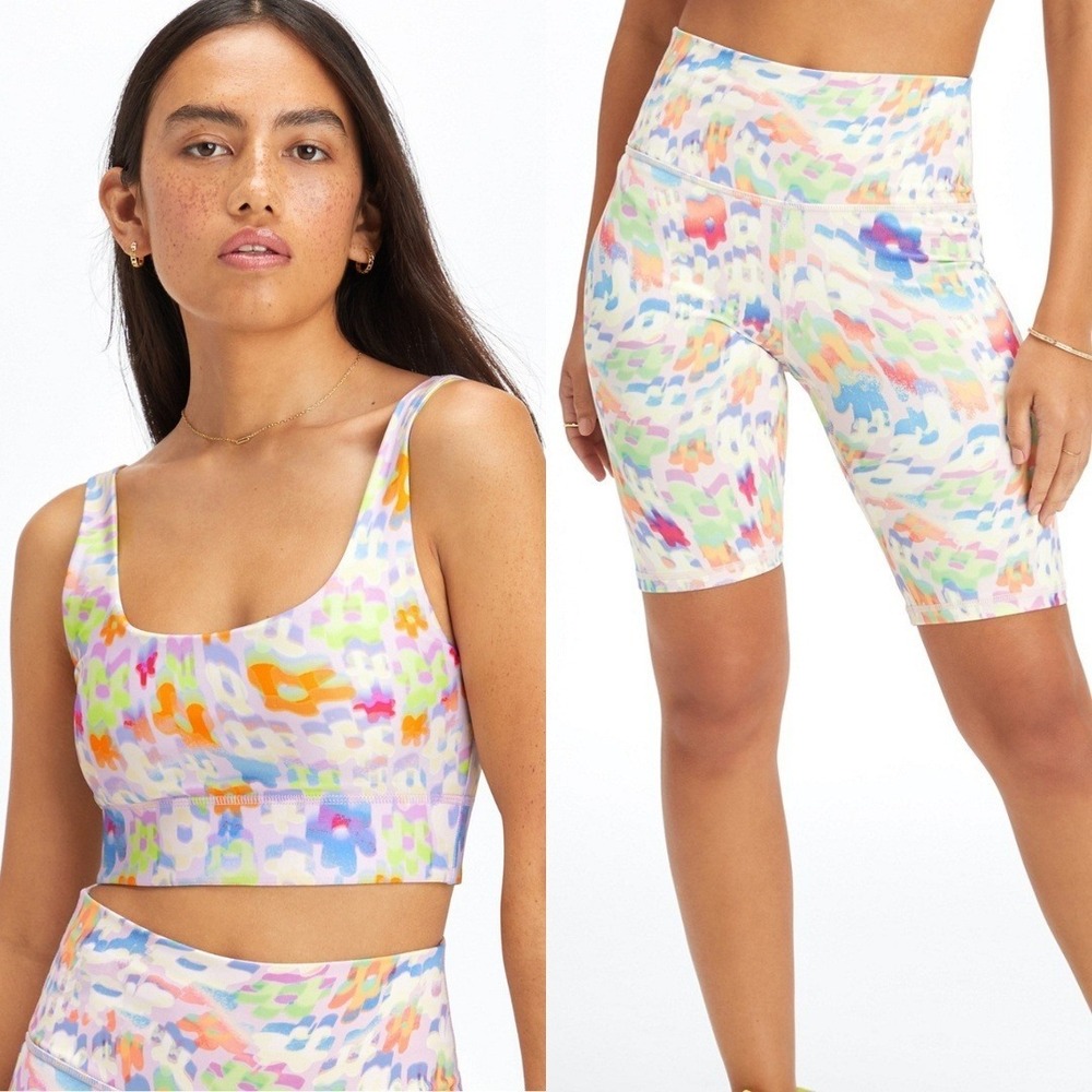 Fabletics | Harlyn Medium Sports Bra & PowerHold 9" Short Set in New Wave Floral